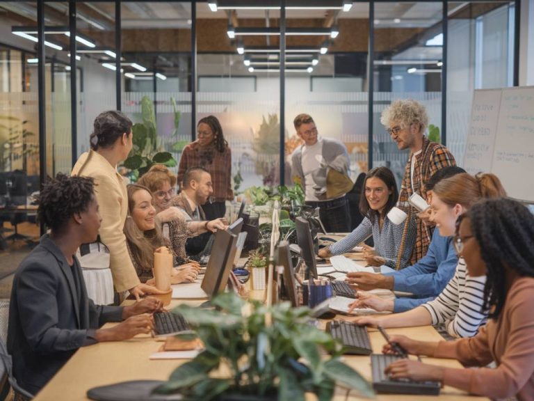 L'impact de la communication interculturelle sur les relations professionnelles dans un environnement globalisé