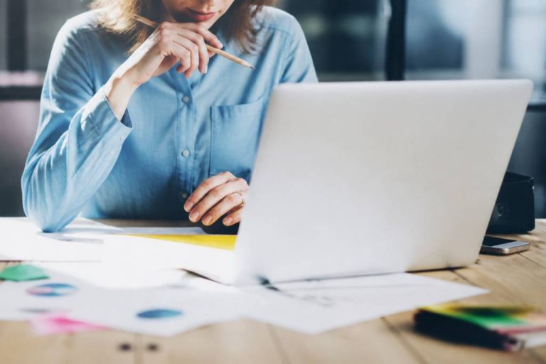 Comment communiquer efficacement à l’écrit : méthodes pour clarifier vos messages, éviter les malentendus et gagner en impact